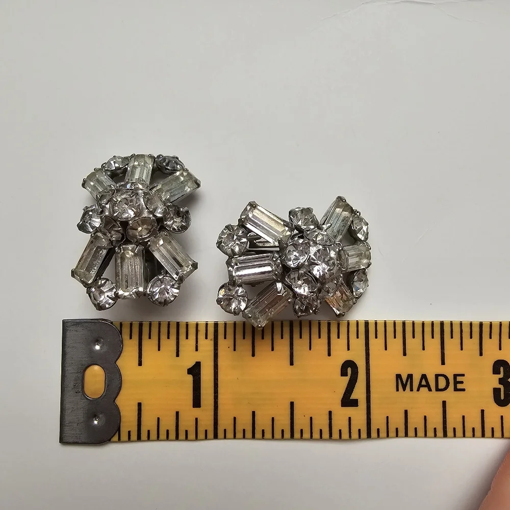Vintage 1950s Rhinestone Baguette Cluster Clip-On Earrings - Mid-Century Glamour